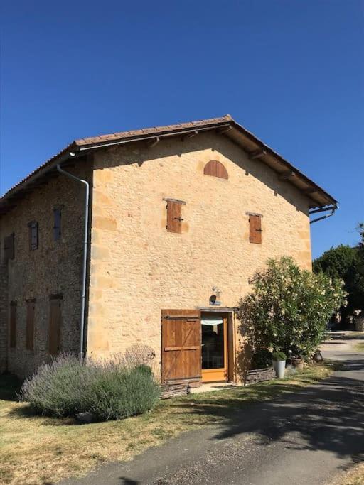 « Le Vieux Hangar » Gite A La Ferme Truffe Εξωτερικό φωτογραφία